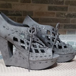 Gianni Bini platform shoes